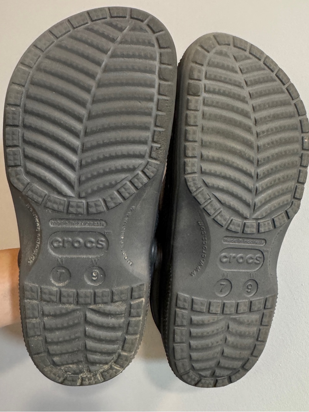Adult Unisex CROCS Classic Clog in Black Womens Sz 9 Mens Sz 7 - Picture 7 of 8